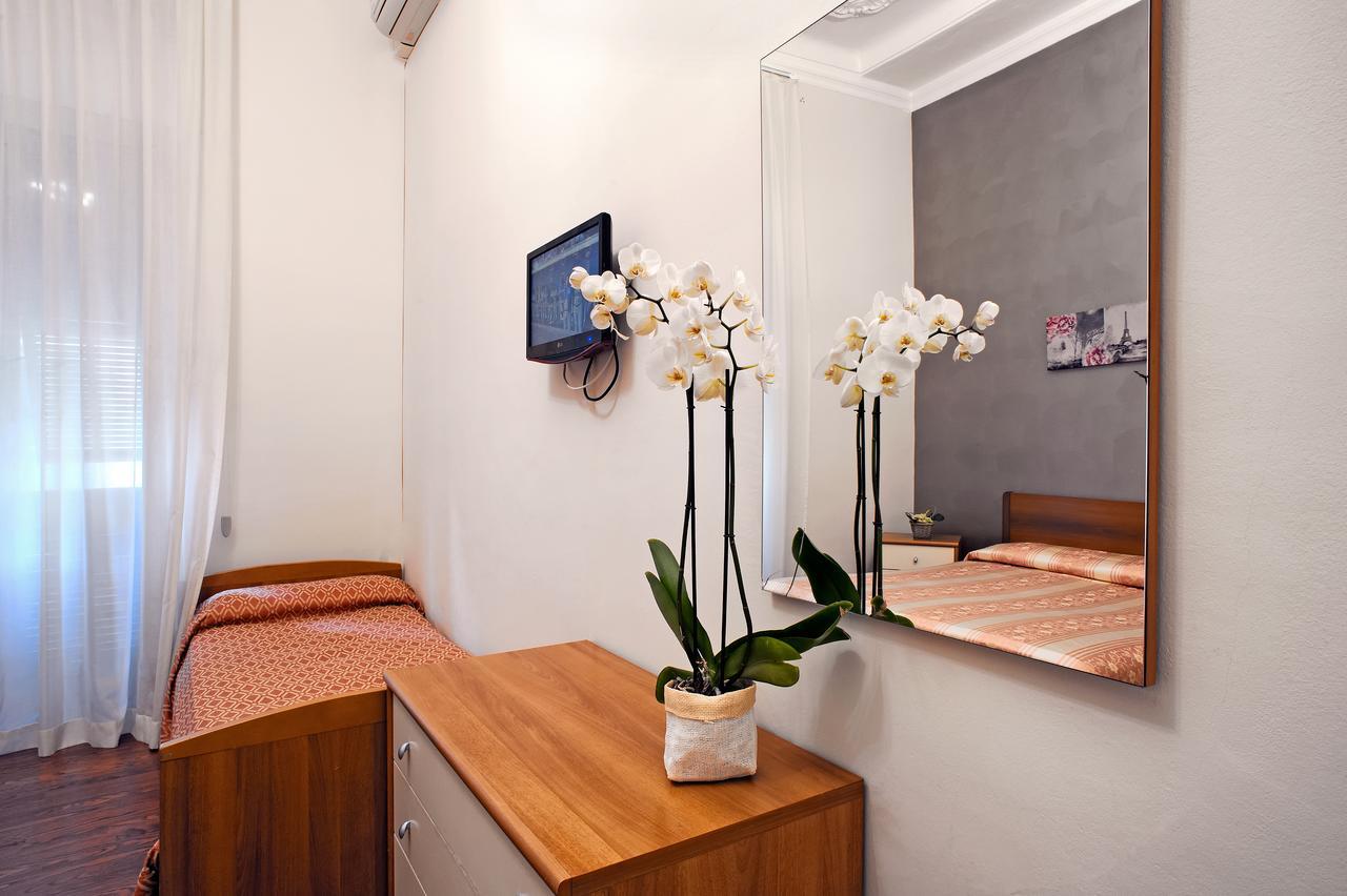 Via Marsaglia Rooms San Remo Kültér fotó
