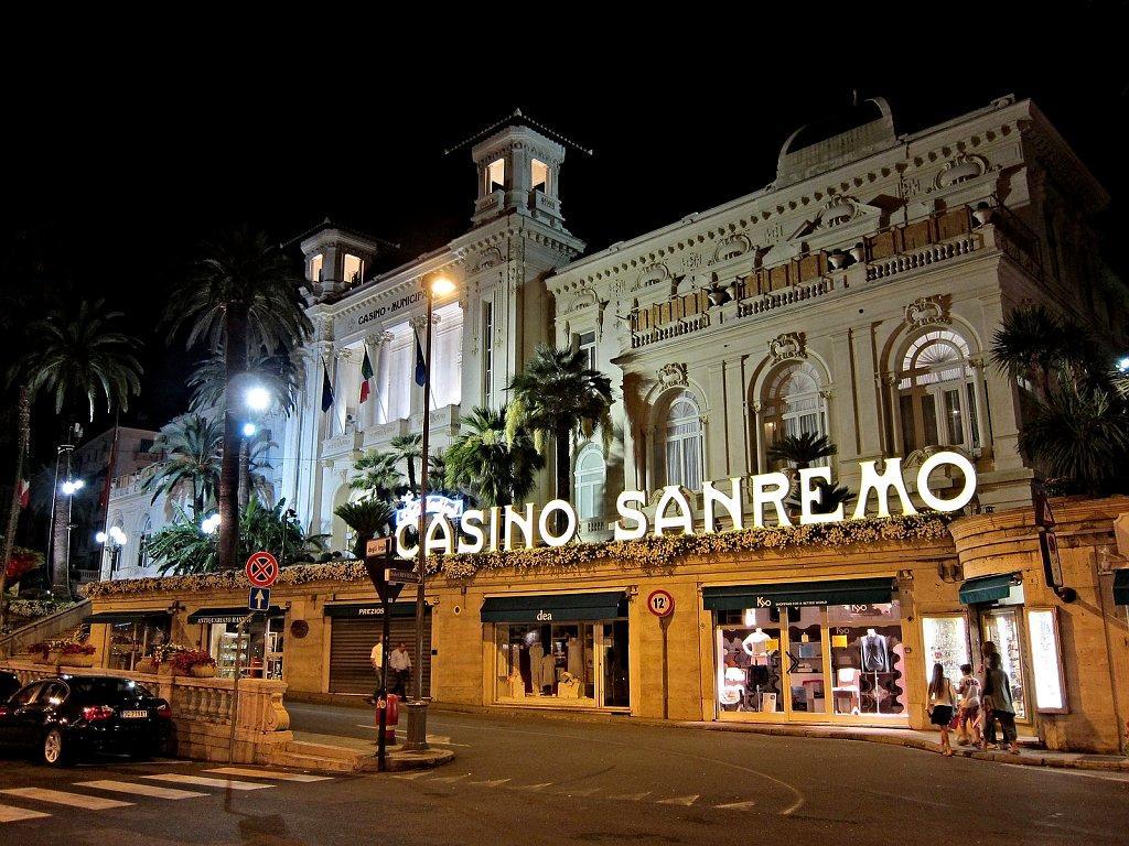 Via Marsaglia Rooms San Remo Kültér fotó
